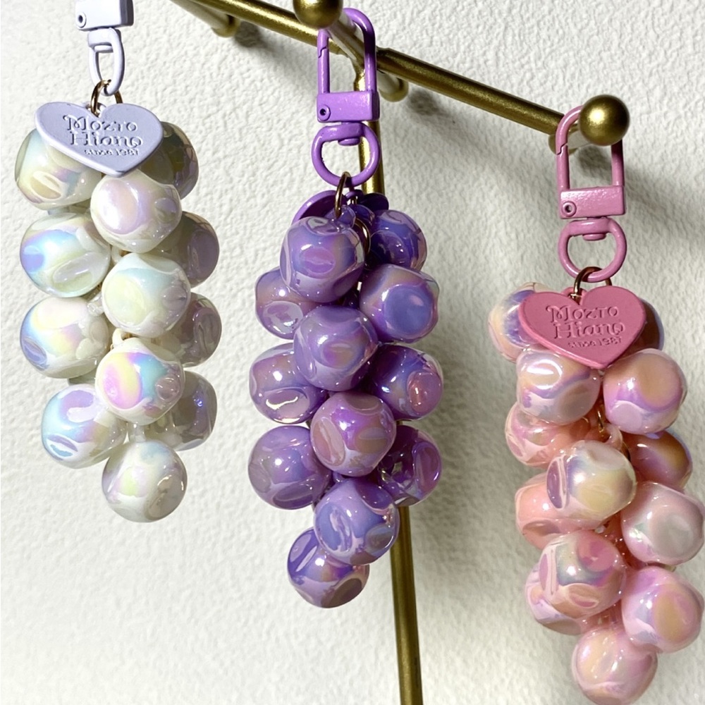 Acrylic Beads Grape and Heart Bag/Keychain - NIP - Picture 6 of 6